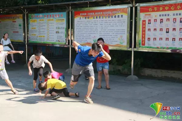 湖南一师学子关爱留守儿童,炎炎夏日传递爱与希望