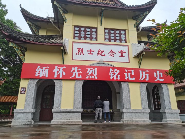 图为烈士纪念堂.中国青年网通讯员 罗敏 摄